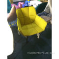 Husk -fauteuil met zwenkfunctie door Patricia Urquiola